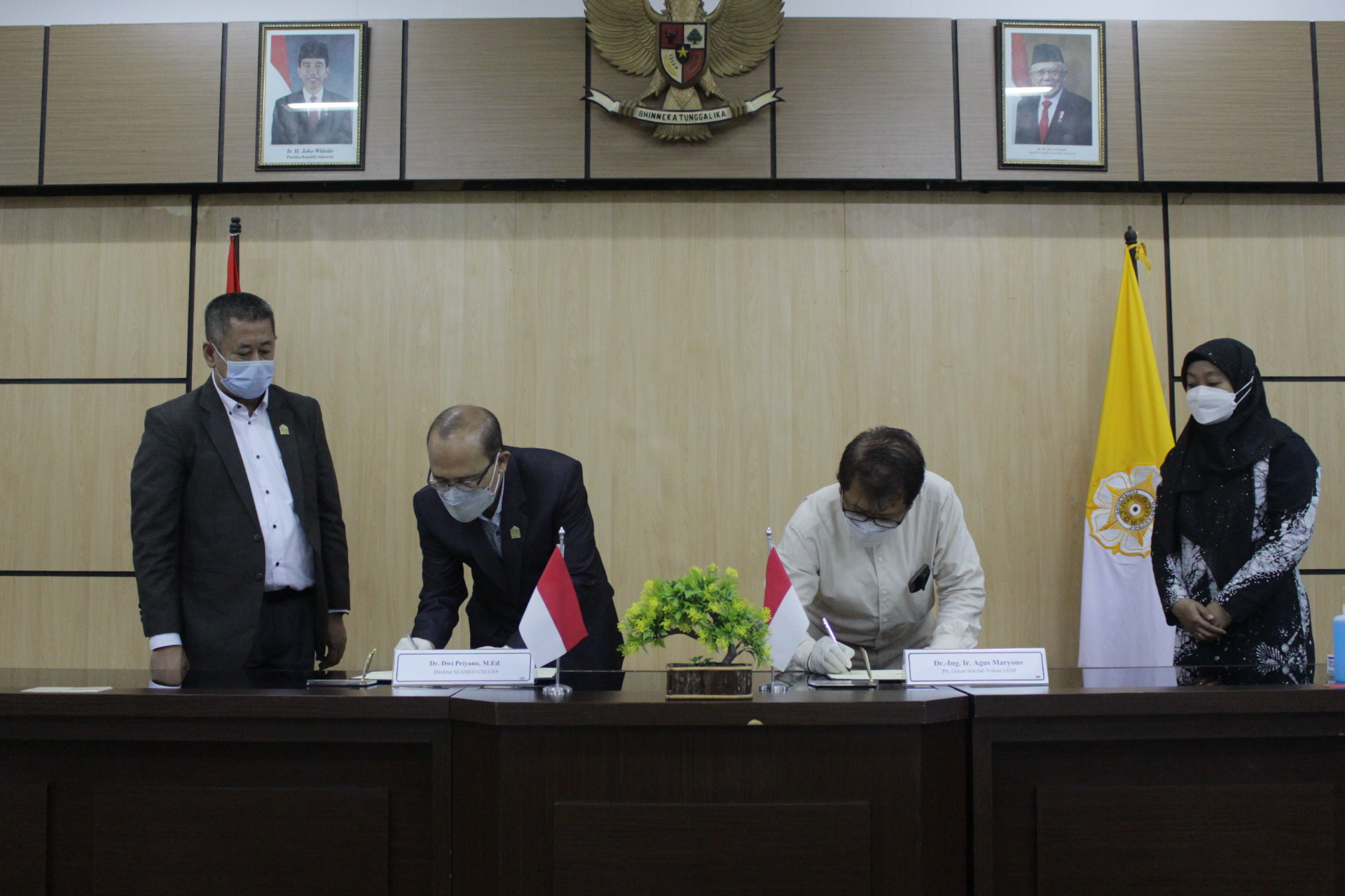 UGM signed an MoU with SEAMEO CECCEP