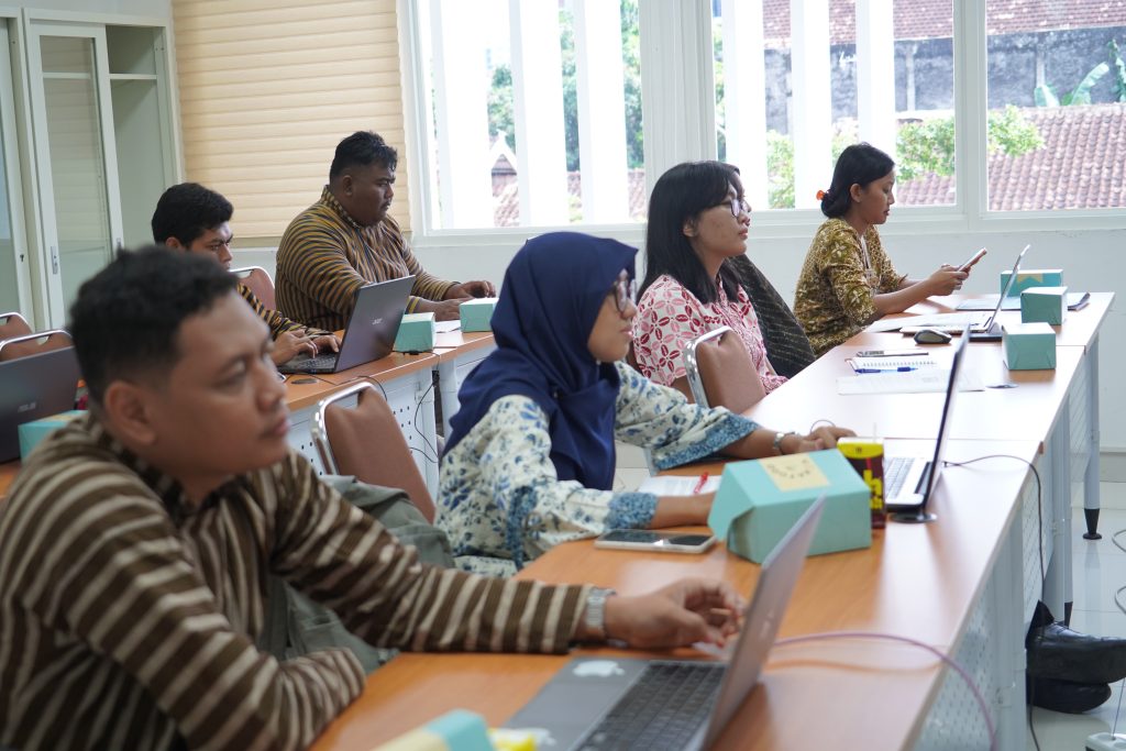 Workshop tersebut diikuti oleh perwakilan penanggung jawab pemberitaan dari semua  bidang di Sekolah Vokasi UGM dan 8  departemen yang ada di Sekolah Vokasi UGM.