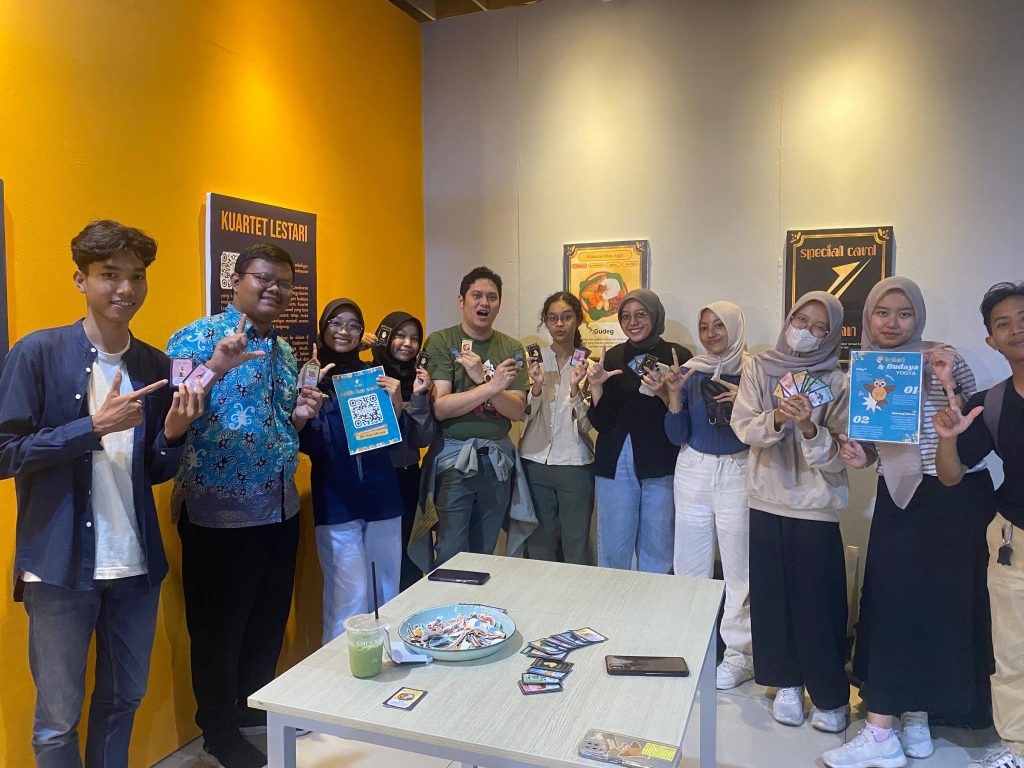 Tim Lestari saat mengikuti pameran Inovokasia 2024 di Gedung TILC UGM: