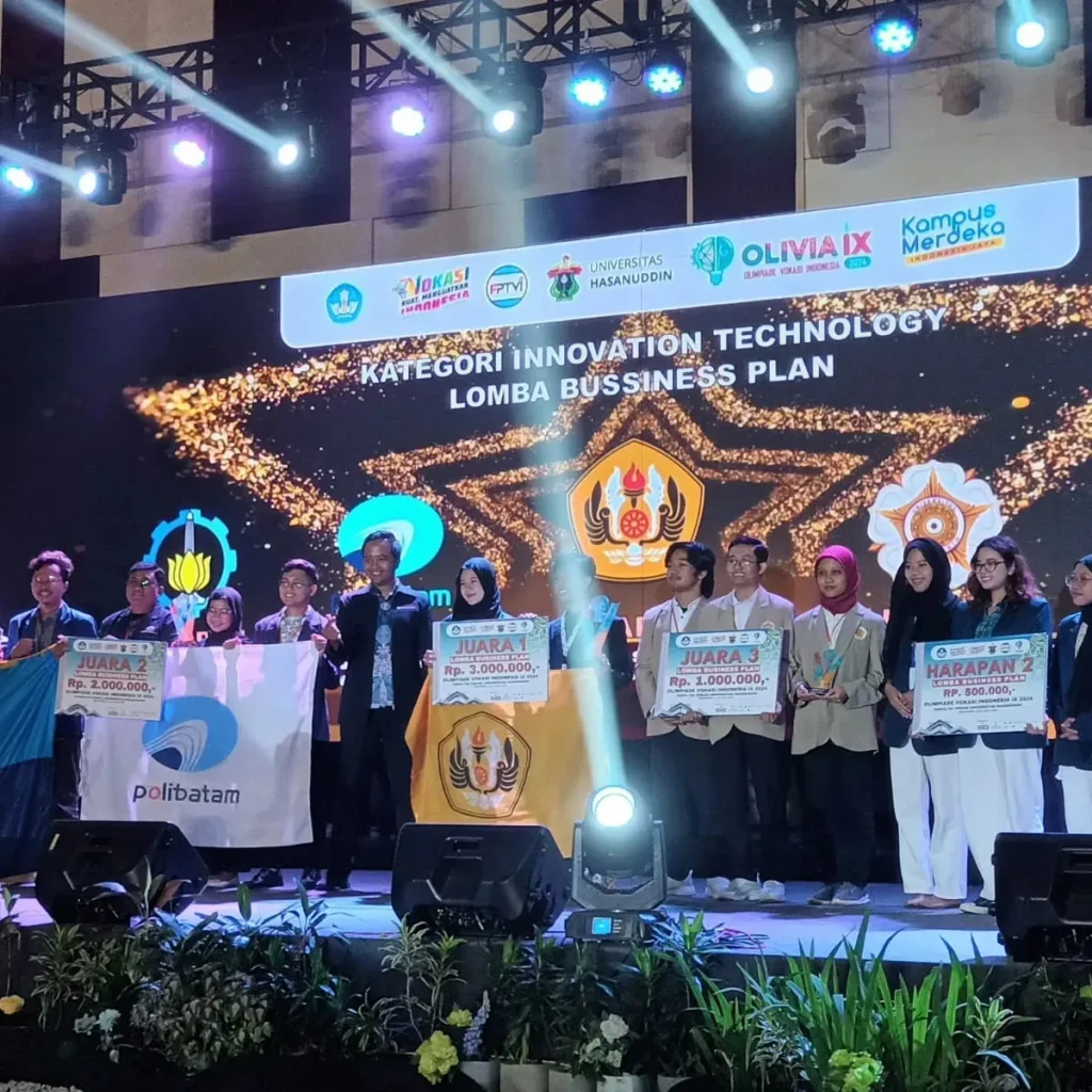 Tim GreenPods berhasil meraih Juara 3 kategori Lomba Business Plan