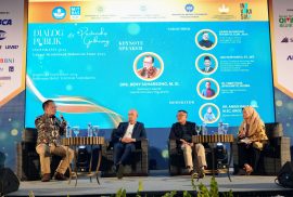 Dialog publik ini menghadirkan narasumber-narasumber kompeten dari berbagai bidang, mulai dari Bapak Garin Nugroho selaku Chief Program Officer GIK UGM, Ir. Timothius Apriyanto, M.Eng. selaku Perwakilan KADIN DIY, dan Bapak Adi Nuryanto, ST., MT., selaku Direktur Mitras DUDI.