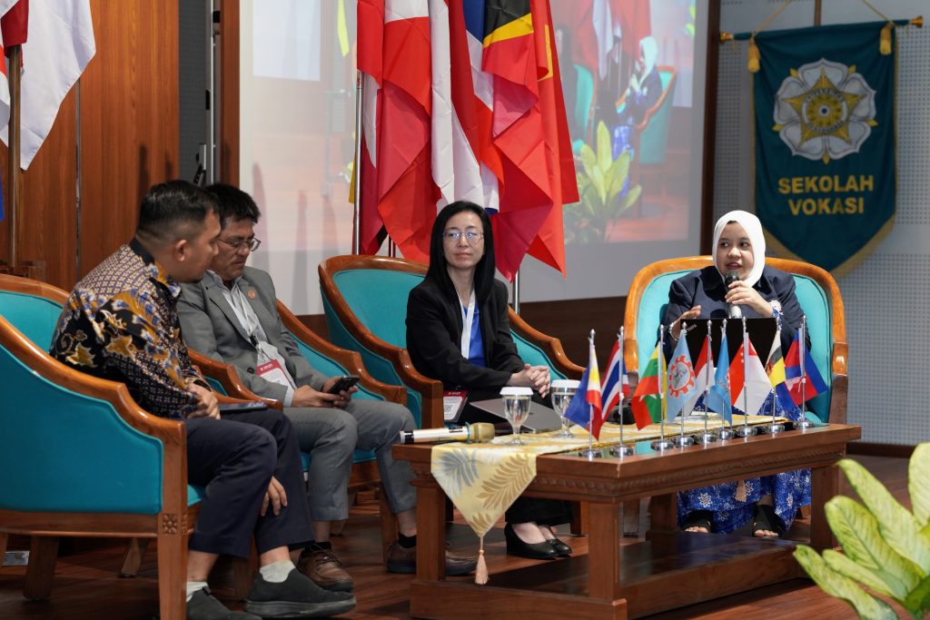 SEAMEO SEAMOLEC & Sekolah Vokasi UGM Gelar Seminar Internasional: Masa Depan Pembelajaran Jarak Jauh dengan AI dan Teknologi Terbaru