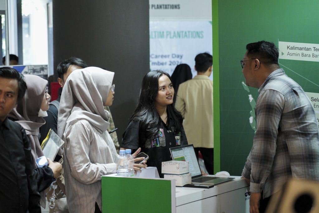 Job fair ini menghadirkan puluhan perusahaan, dengan dukungan dari mitra FV UNY dan Akademi Komunitas Negeri Seni Budaya Yogyakarta.