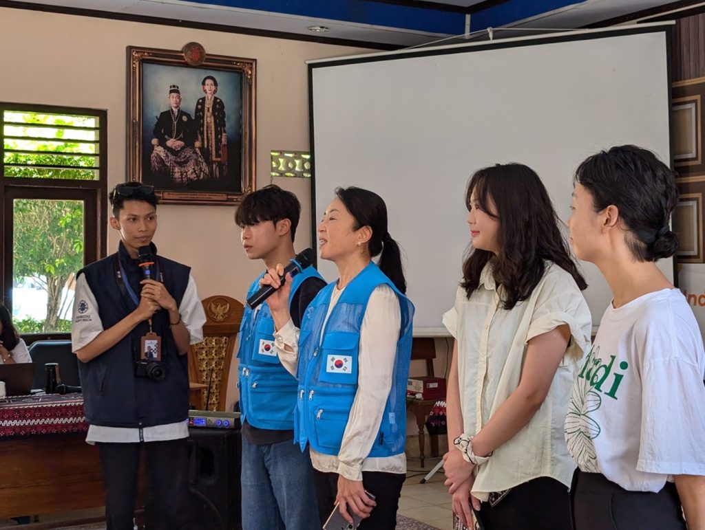 Kolaborasi antara UGM, RCE Yogyakarta, RCE Tongyeong, dan GNIDCC mencerminkan komitmen untuk mengatasi tantangan lingkungan melalui pendidikan dan keterlibatan masyarakat.