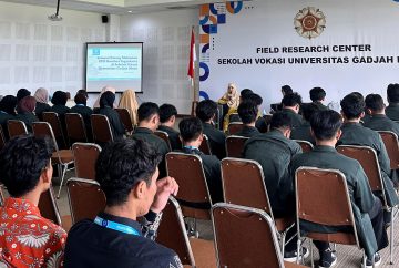 Kegiatan kunjungan meliputi sesi diskusi dan lab tour ke semua Center of Excellence (CoE) yang ada di FRC.