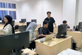 Pelaksanaan pelatihan BIM di ruang CoE Smart and Green Building Information