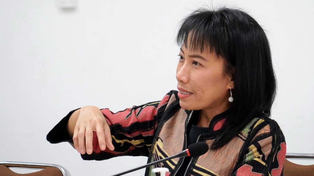 Dr. Endang Soelistiyowati, M.Pd. selaku Wakil Dekan Kerja Sama dan Alumni