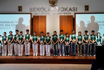 para relawan Korea akan berbagi pengetahuan mengenai Bahasa dan Budaya Korea kepada mahasiswa UGM
