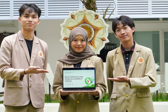 Irfan Rahadian Adriyanto,, Nasywa Hana Ariella, dan Dhimas Naufal Ramadhani dipilih sebagai perwakilan dari UGM