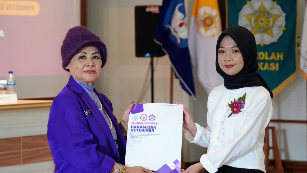 Momentum ini menjadi tonggak penting bagi lulusan paramedik veteriner SV UGM dalam meneguhkan komitmen profesional untuk mengabdi kepada bangsa dan negara.