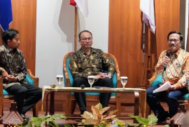 Sekolah Vokasi Universitas Gadjah Mada (SV UGM) menutup rangkaian INOVOKASIA 2025 dengan penyelenggaraan Dialog Publik bertema “Pemanfaatan Saintek untuk Vokasi Kreatif dan Berkelanjutan”