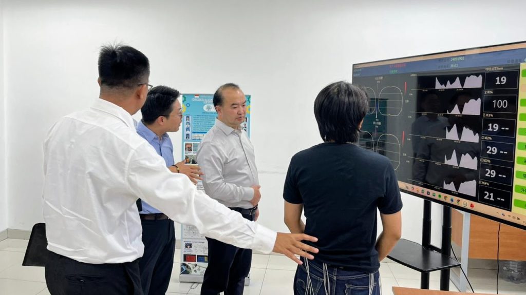 Fokus riset unggulan International Joint Laboratory adalah pengembangan sistem pengukuran berbasis Adaptive Current–Voltage (ACV) yang dipadukan dengan machine learning untuk mengoptimalkan rekonstruksi citra dan pengukuran aliran multifasa.