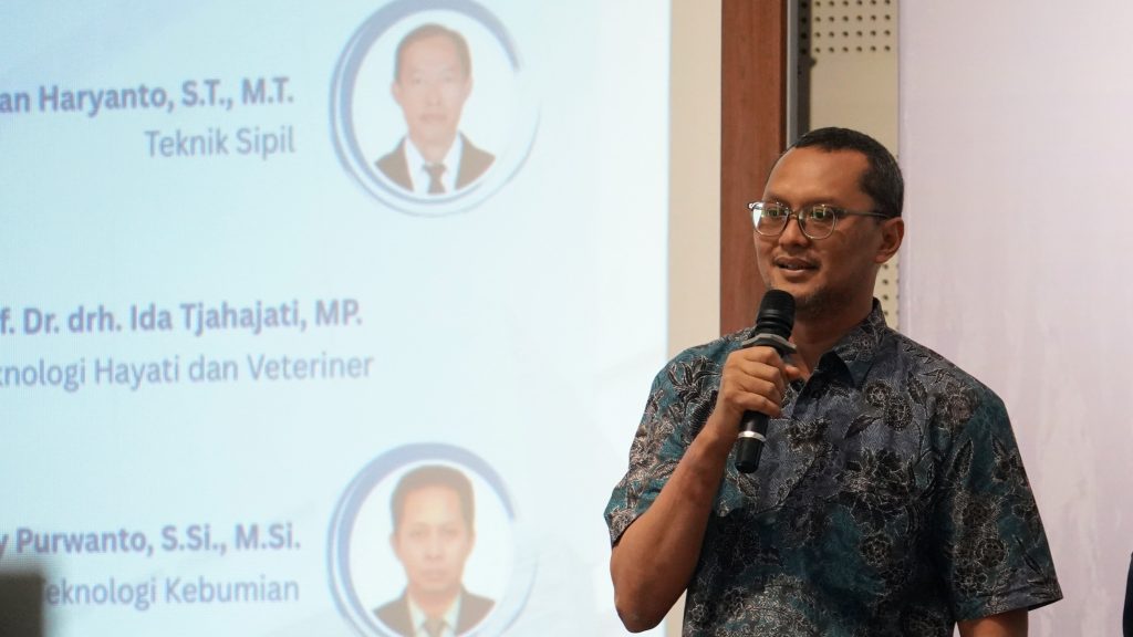 Dr. Nuryuda Irdana, S.P., M.M., Ketua Departemen Bahasa, Seni, dan Manajemen Budaya (DBSMB) periode 2022-2026.