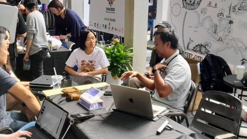 Fablab Jogja berperan sebagai pembicara dan fasilitator, sekaligus sebagai bagian dari Fablab Asian Network (FAN)