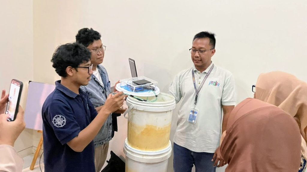 Eco Healthy Living: Integrasi Pengolahan Sampah dan Pemilihan Vegetasi pada Wilayah Karst dan Berbukit