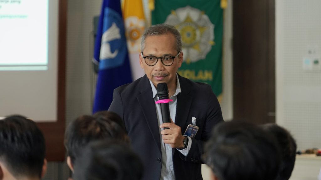 Bapak Himawan Herrachmadi selaku Pgs. RCEO 17 – Yogyakarta Bank Negara Indonesia (Persero) Tbk .