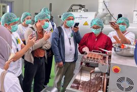 peserta memperoleh pemahaman komprehensif mengenai pengolahan cokelat berbasis konsep bean-to-bar