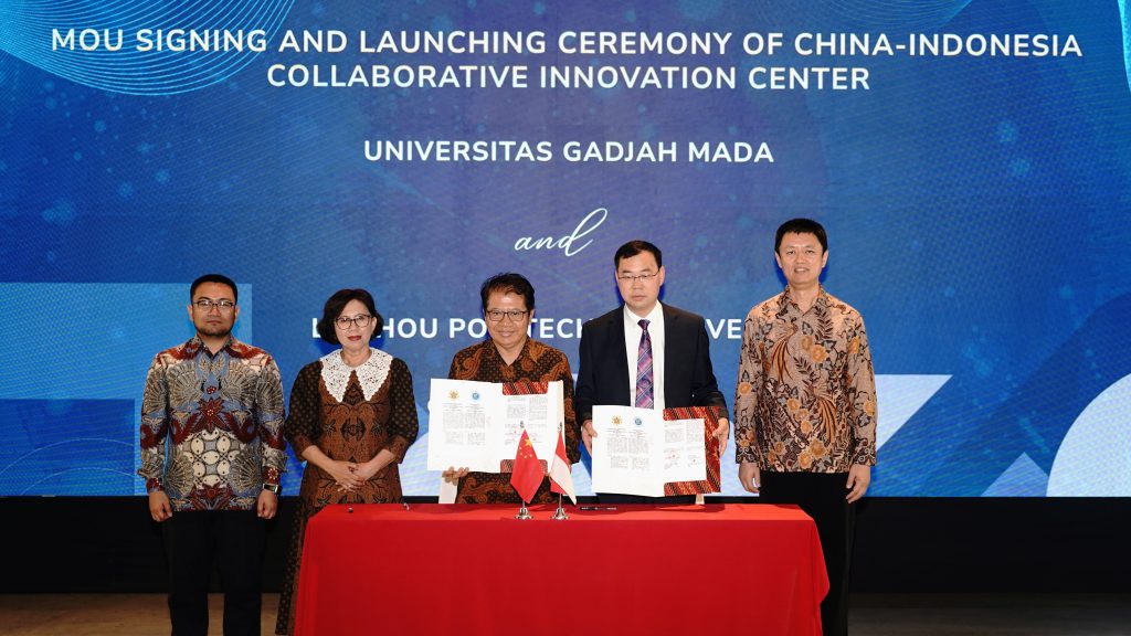 penandatanganan Memorandum of Understanding (MoU) antara institusi pendidikan dan mitra industri dari Indonesia maupun Tiongkok