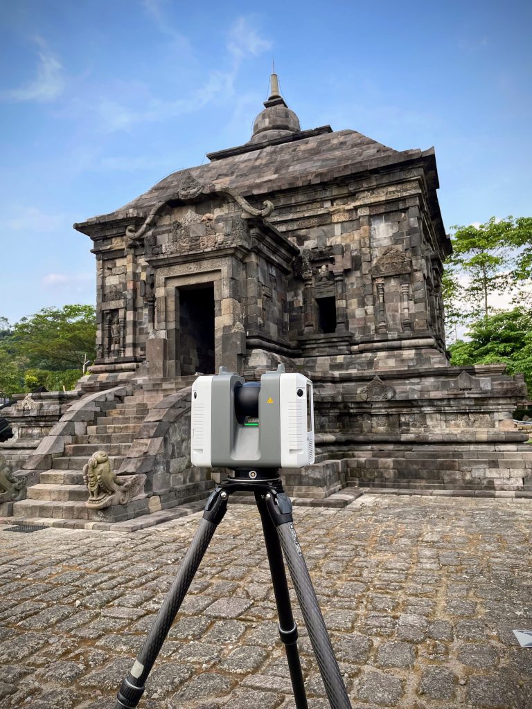 Pemindaian Candi Banyunibo menggunakan alat TLS Leica RTC360-EDIT