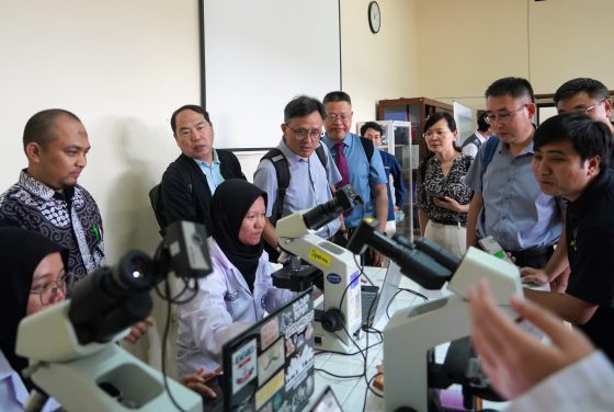 kunjungan delegasi dari Jiangsu Agri-animal Husbandry Vocational College (JSAHVC), Tiongkok