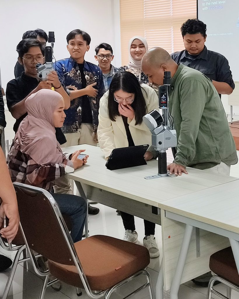 Demonstrasi penggunaan teknologi LiDAR dan perangkat smart survey dari FJD Dynamic