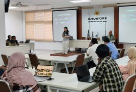 Perwakilan FJD Dynamic membuka kegiatan worksho
