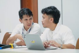 narasumber ahli dari staf Humas & Protokol UGM