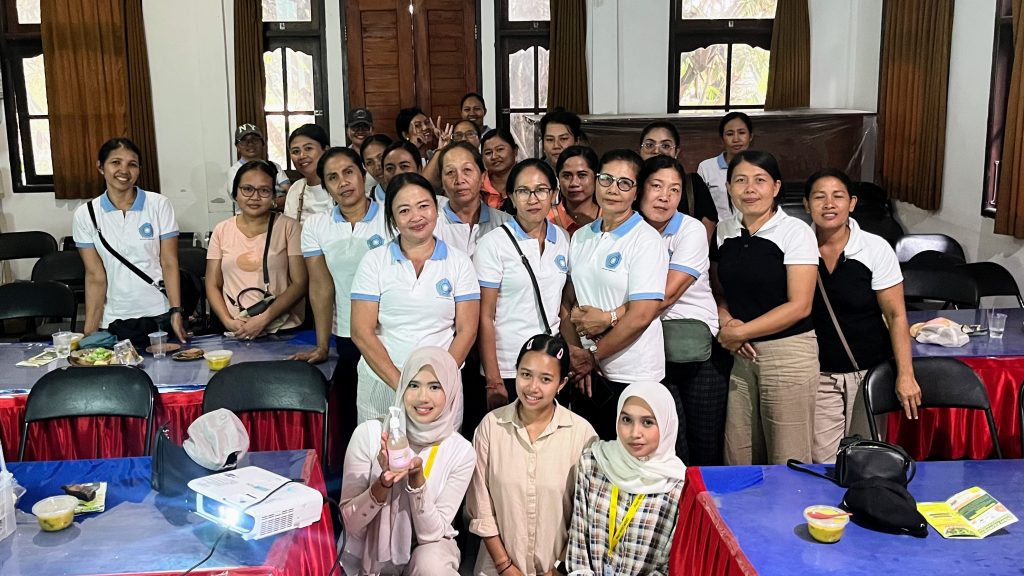 Berbagi Ilmu Bersama Ibu-ibu PKK Lembongan